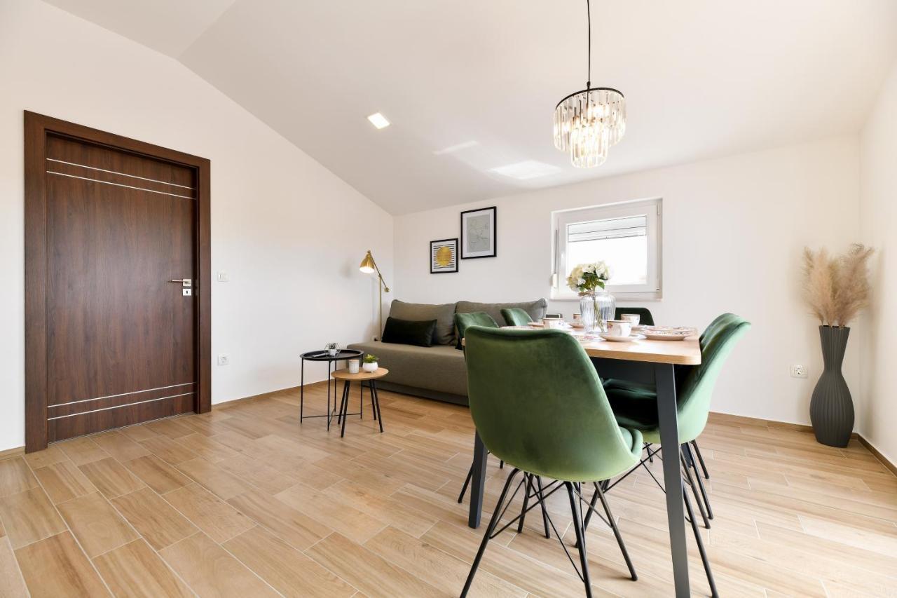 Modern Holiday Apartment "Libra" With Swimming Pool Posedarje Exterior photo