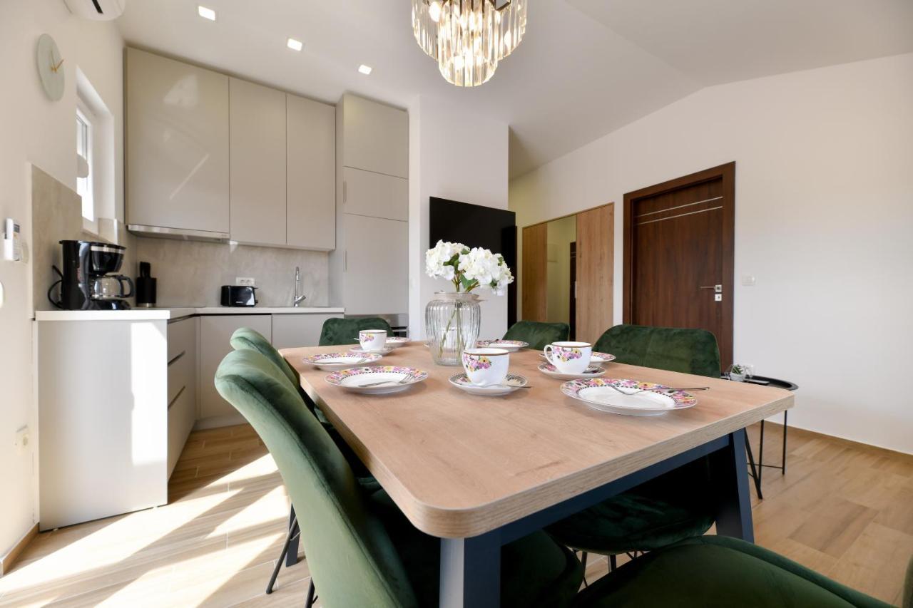 Modern Holiday Apartment "Libra" With Swimming Pool Posedarje Exterior photo