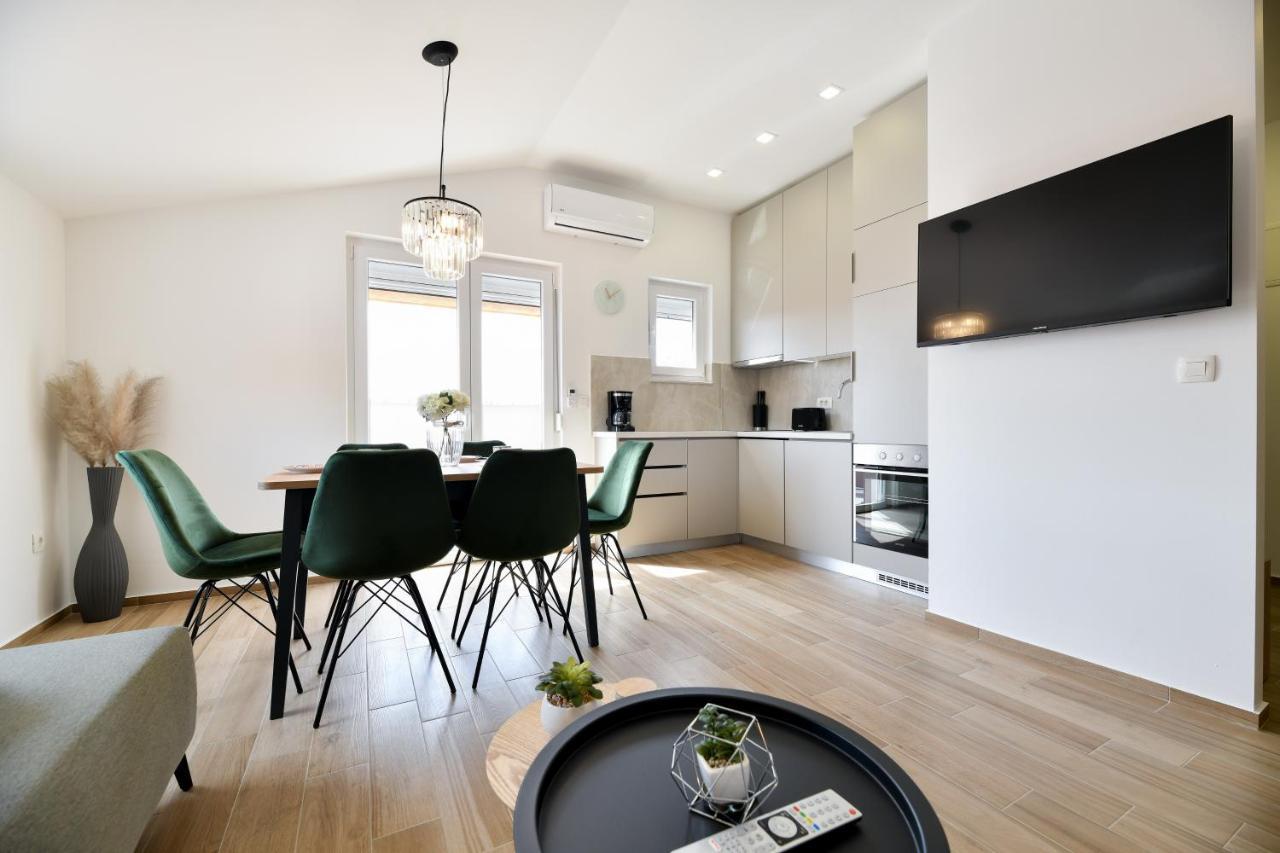 Modern Holiday Apartment "Libra" With Swimming Pool Posedarje Exterior photo