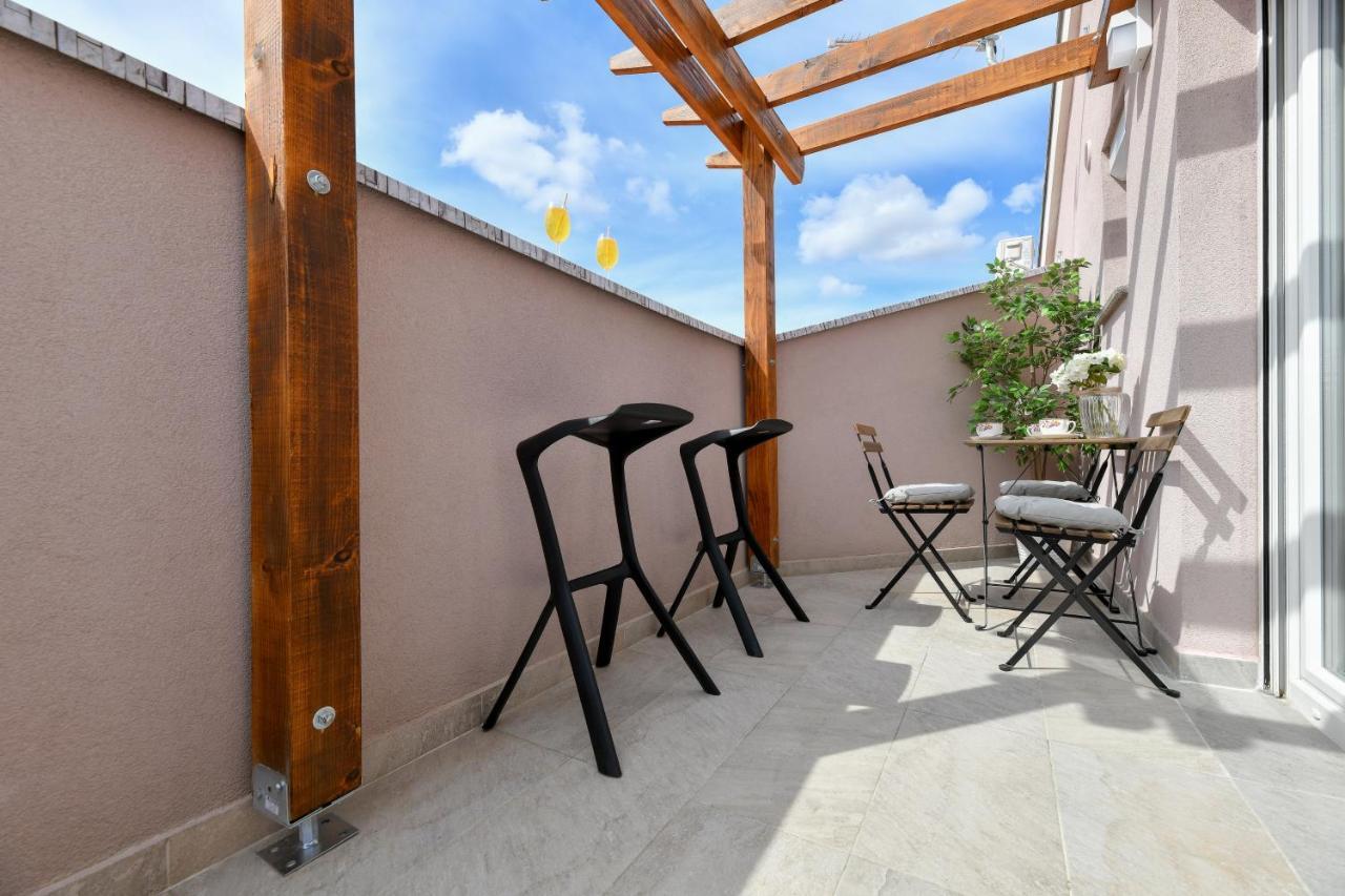 Modern Holiday Apartment "Libra" With Swimming Pool Posedarje Exterior photo