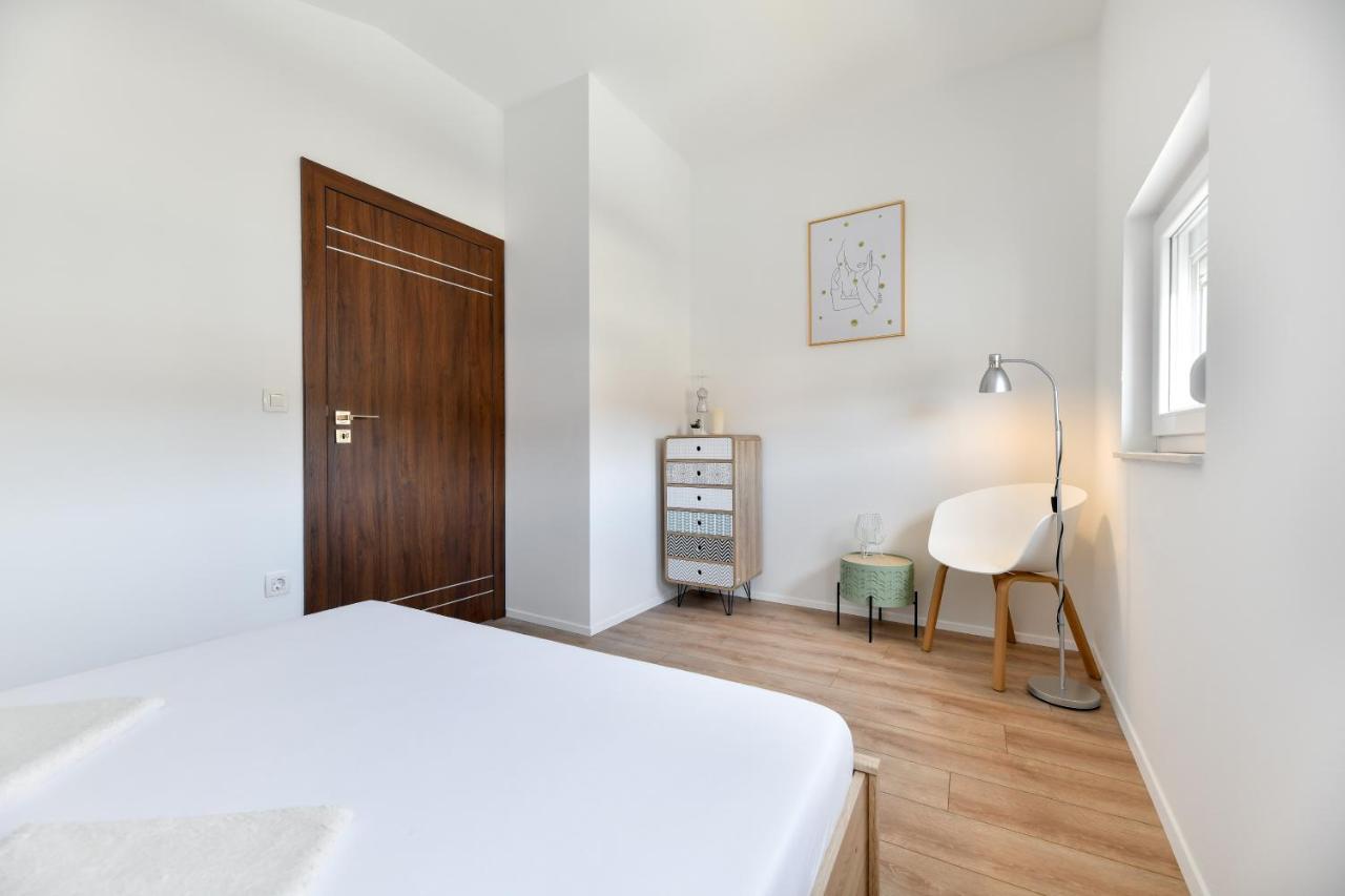 Modern Holiday Apartment "Libra" With Swimming Pool Posedarje Exterior photo