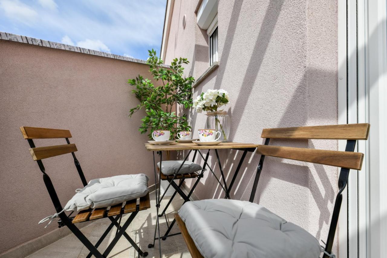 Modern Holiday Apartment "Libra" With Swimming Pool Posedarje Exterior photo